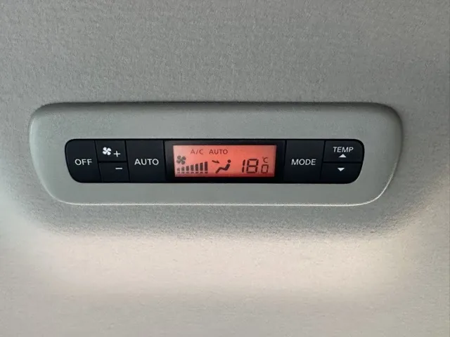 エルグランド(ニッサン)350ハイウェイスター 8人ディーラ-試乗車 11