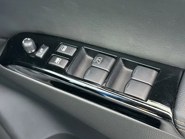 エルグランド(ニッサン)350ハイウェイスター 8人ディーラ-試乗車 22