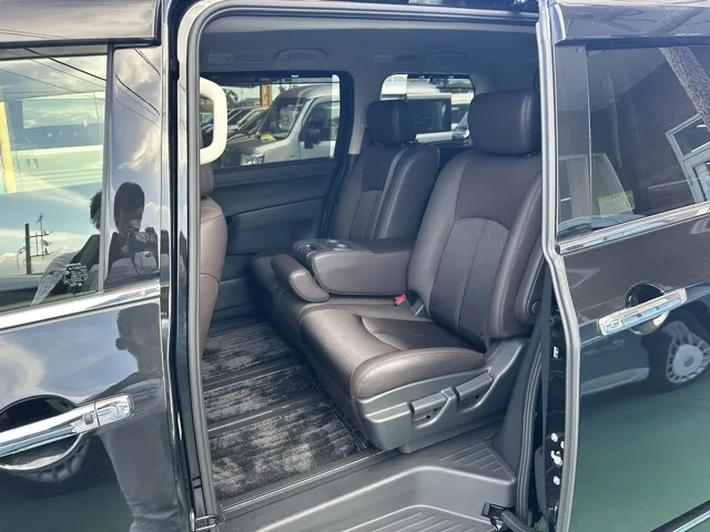 エルグランド(ニッサン)350ハイウェイスター 8人ディーラ-試乗車 6