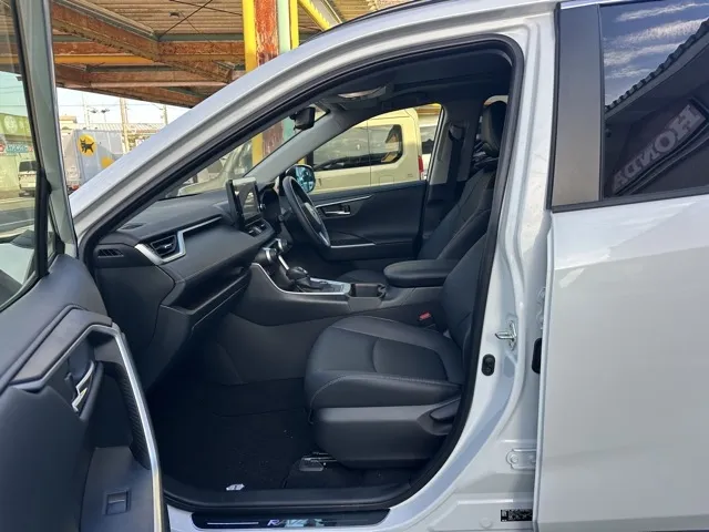ＲＡＶ４(トヨタ)ハイブリッドG 4WD パノラマルーフ中古車 3