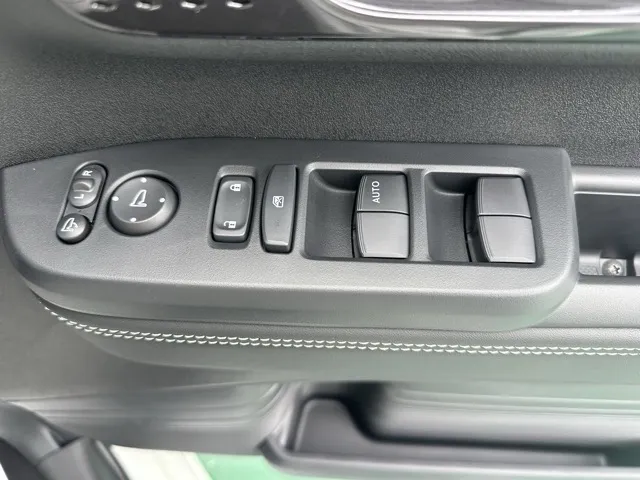 N-BOX(ホンダ)N-BOXカスタムターボ コーディネートスタイル届出済未使用車 13