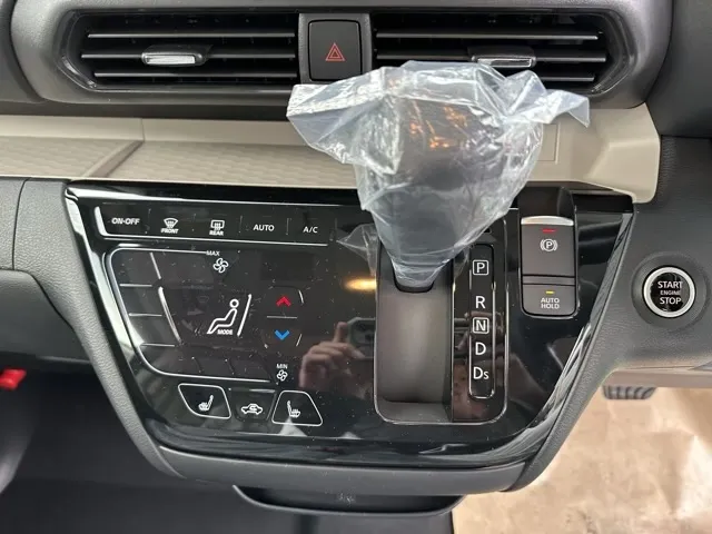 デリカミニ(三菱)Tプレミアム ４WD届出済未使用車 19