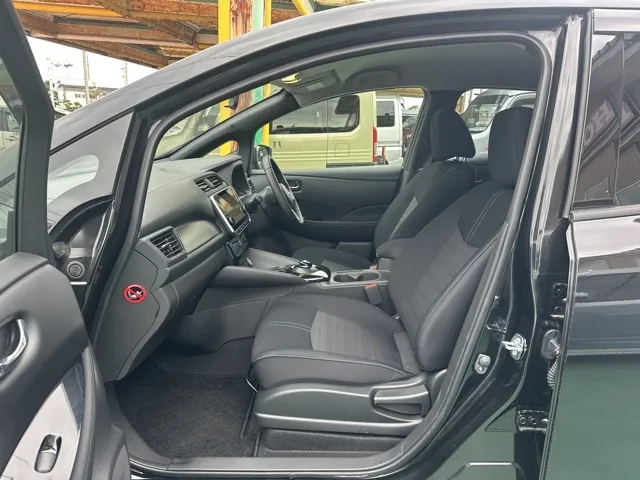 リーフ(ニッサン)ＸレンタＵＰ 3