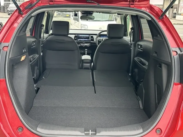 フィット(ホンダ)e：HEV ホーム ブラックスタイルディーラ-試乗車 10