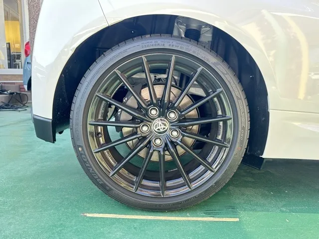 GRヤリス(トヨタ)RC ４WD 6MT中古車 8