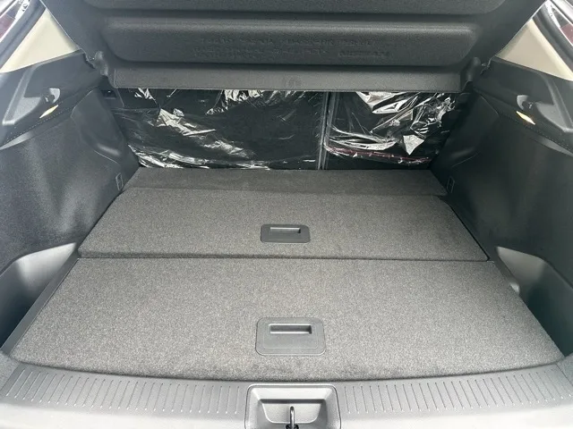 アリア(ニッサン)B9 e-4ORCE リミテッド登録済未使用車 9