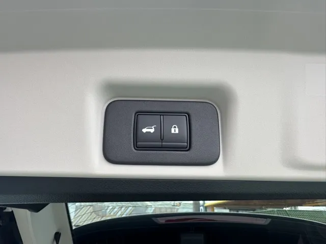 アリア(ニッサン)B9 e-4ORCE リミテッド登録済未使用車 10