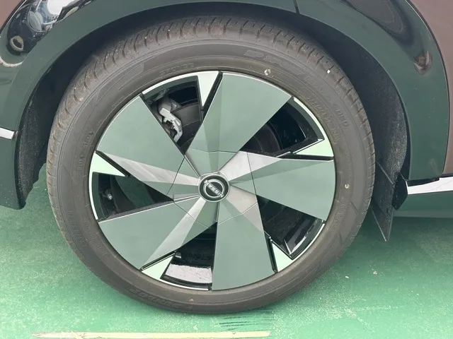 アリア(ニッサン)B9 e-4ORCE リミテッド登録済未使用車 12