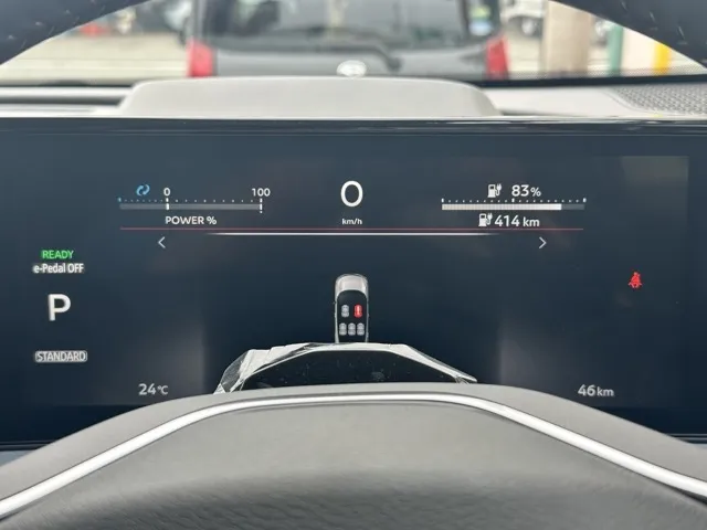 アリア(ニッサン)B9 e-4ORCE リミテッド登録済未使用車 26