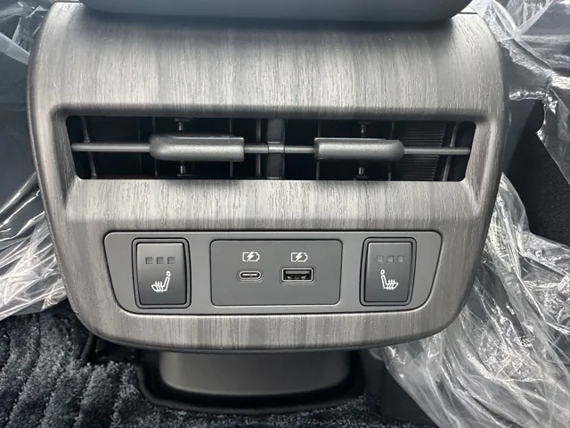 アリア(ニッサン)B9 e-4ORCE リミテッド登録済未使用車 8