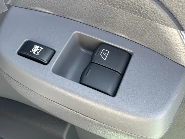バネット(ニッサン)16X-3R 寒冷地仕様 7人乗り登録済未使用車 13