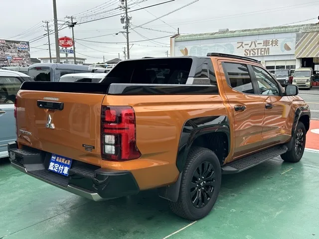 トライトン(三菱)GSRディーラ-試乗車 11