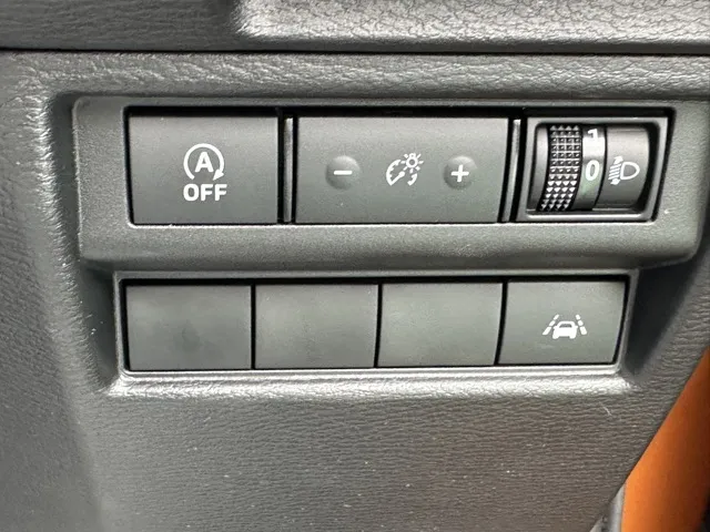 トライトン(三菱)GSRディーラ-試乗車 15