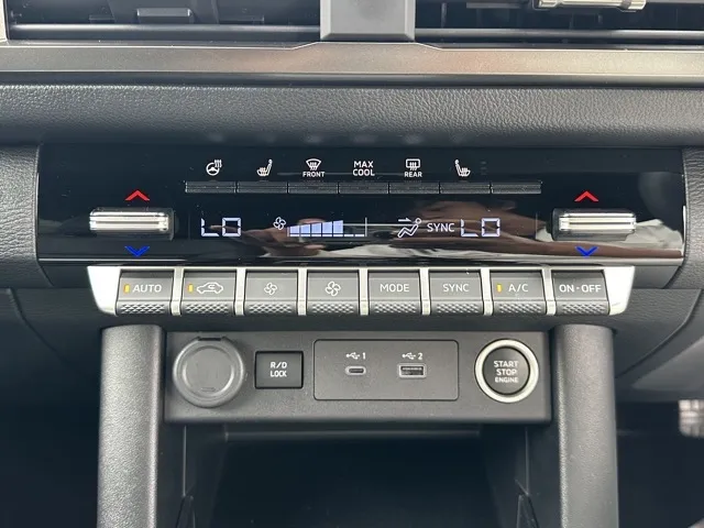 トライトン(三菱)GSRディーラ-試乗車 18