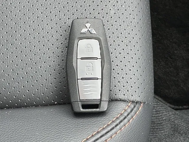 トライトン(三菱)GSRディーラ-試乗車 28