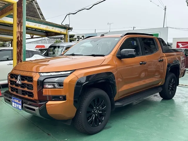 トライトン(三菱)GSRディーラ-試乗車 1