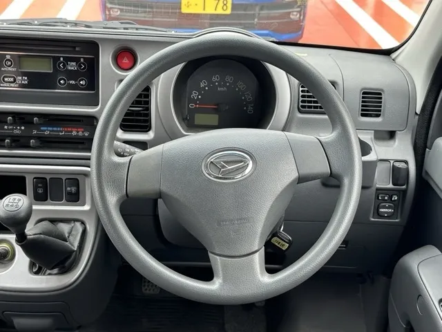 ハイゼット(ダイハツ)クルーズリミテッド 5MT中古車 6