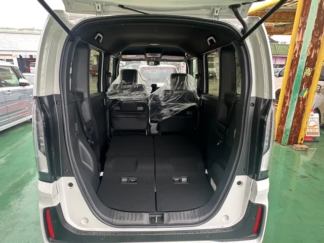 N-BOX(ホンダ)N-BOXカスタムターボ届出済未使用車 12