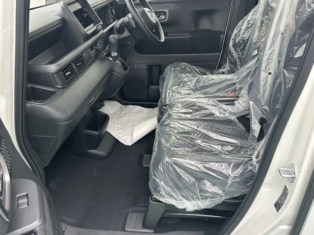 N-BOX(ホンダ)N-BOXカスタムターボ届出済未使用車 3