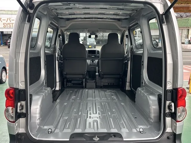 バネット(ニッサン)DX 2人乗レンタ登録済未使用車 8