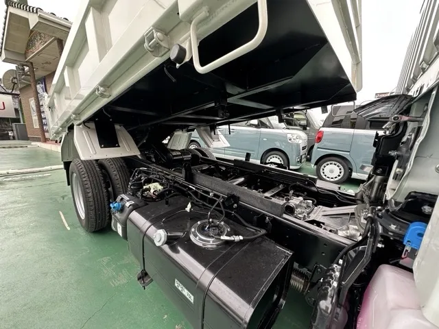 キャンター(三菱)全低床キョウカダンプ ３ｔレンタ登録済未使用車 11