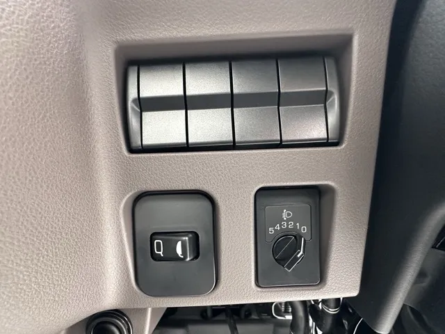 キャンター(三菱)全低床キョウカダンプ ３ｔレンタ登録済未使用車 18