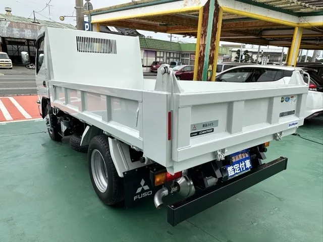 キャンター(三菱)全低床キョウカダンプ ３ｔレンタ登録済未使用車 27