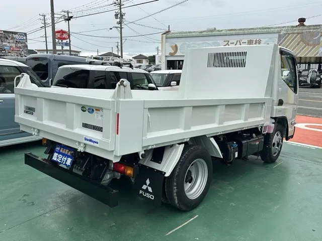 キャンター(三菱)全低床キョウカダンプ ３ｔレンタ登録済未使用車 28