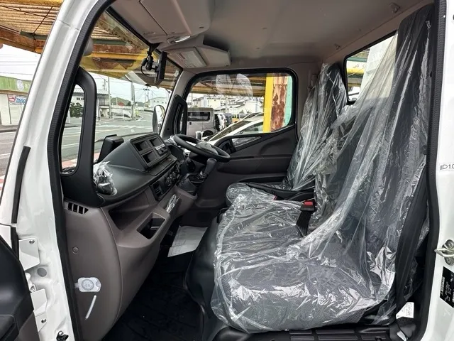 キャンター(三菱)全低床キョウカダンプ ３ｔレンタ登録済未使用車 3