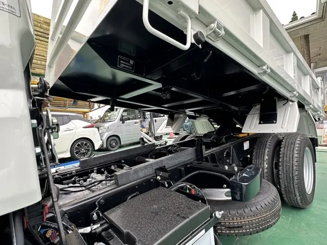 キャンター(三菱)全低床キョウカダンプ ３ｔレンタ登録済未使用車 6