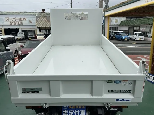 キャンター(三菱)全低床キョウカダンプ ３ｔレンタ登録済未使用車 7