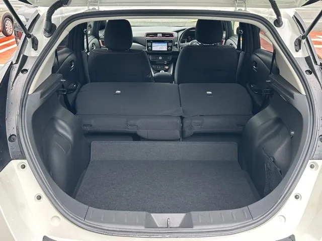 リーフ(ニッサン)ニスモ中古車 9