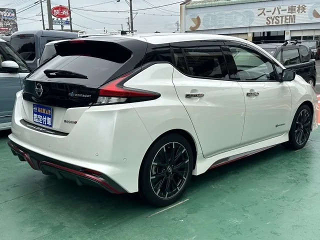 リーフ(ニッサン)ニスモ中古車 10