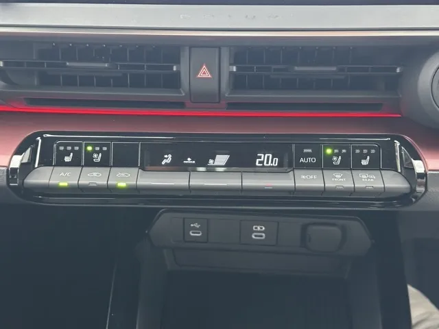 プリウス(トヨタ)Z中古車 19
