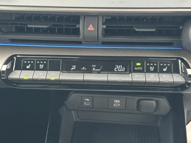 プリウス(トヨタ)Z中古車 19