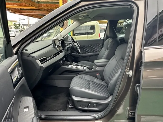 アウトランダー(三菱)P中古車 3