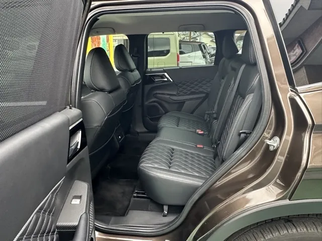 アウトランダー(三菱)P中古車 4