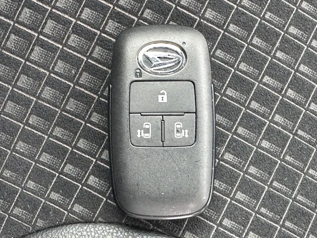 タント(ダイハツ)RS中古車 21
