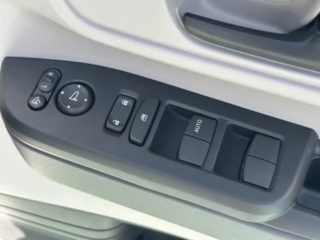 N-BOX(ホンダ)N-BOX コンフォートＰ届出済未使用車 14