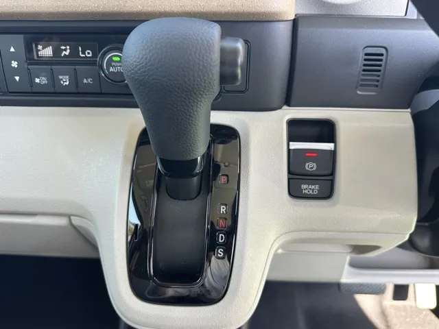 N-BOX(ホンダ)N-BOX コンフォートＰ届出済未使用車 21