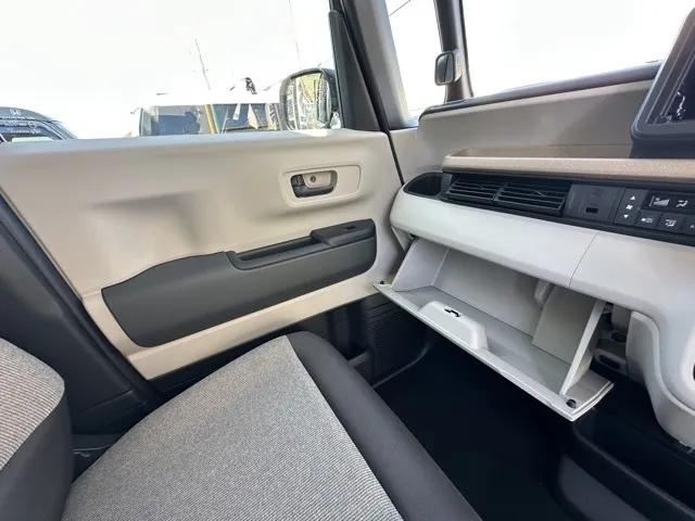 N-BOX(ホンダ)N-BOX コンフォートＰ届出済未使用車 23