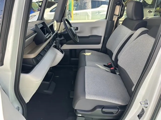 N-BOX(ホンダ)N-BOX コンフォートＰ届出済未使用車 3