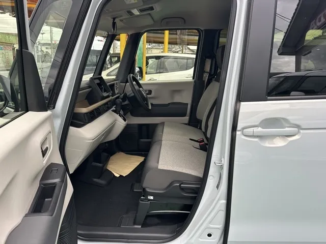 N-BOX(ホンダ)N-BOX コンフォートＰ届出済未使用車 3