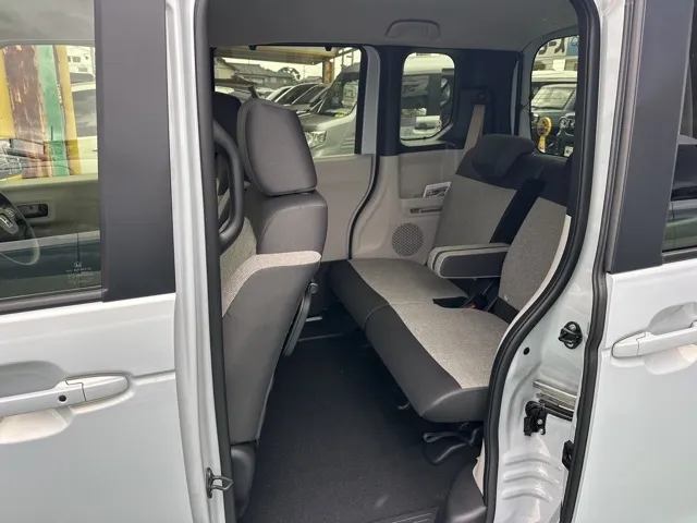 N-BOX(ホンダ)N-BOX コンフォートＰ届出済未使用車 4