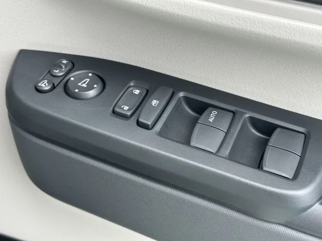 N-BOX(ホンダ)N-BOX コンフォートＰ届出済未使用車 14