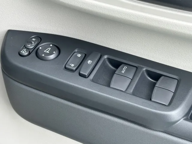 N-BOX(ホンダ)N-BOX コンフォートＰ届出済未使用車 14