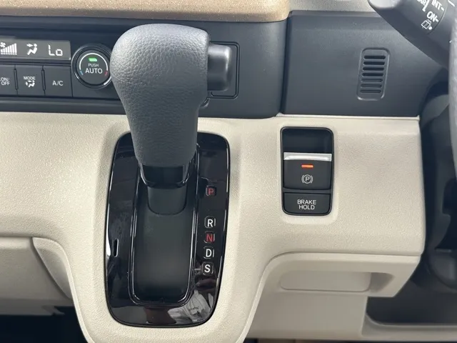 N-BOX(ホンダ)N-BOX コンフォートＰ届出済未使用車 17