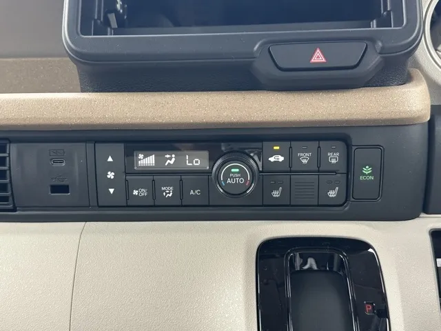 N-BOX(ホンダ)N-BOX コンフォートＰ届出済未使用車 18