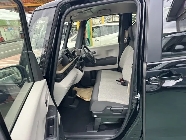 N-BOX(ホンダ)N-BOX コンフォートＰ届出済未使用車 3