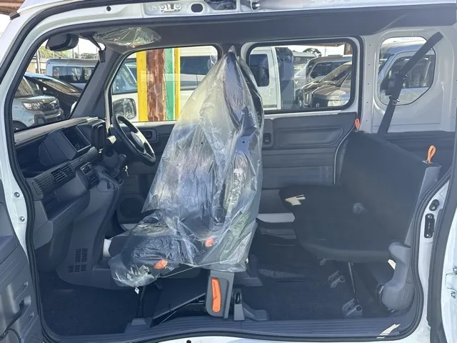 N-VAN(ホンダ)Gタイプ MT ４WD届出済未使用車 4